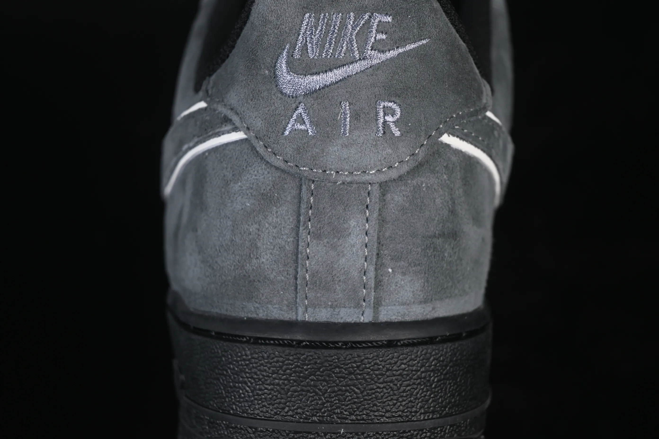 All categories Nk Air Force 1 Air Force series Nk Air Force 1 Low Air Force low-top Nike Air Force 1'07 Low gray and black suede Air Force 1 low-top casual sneakers ZH0316-133